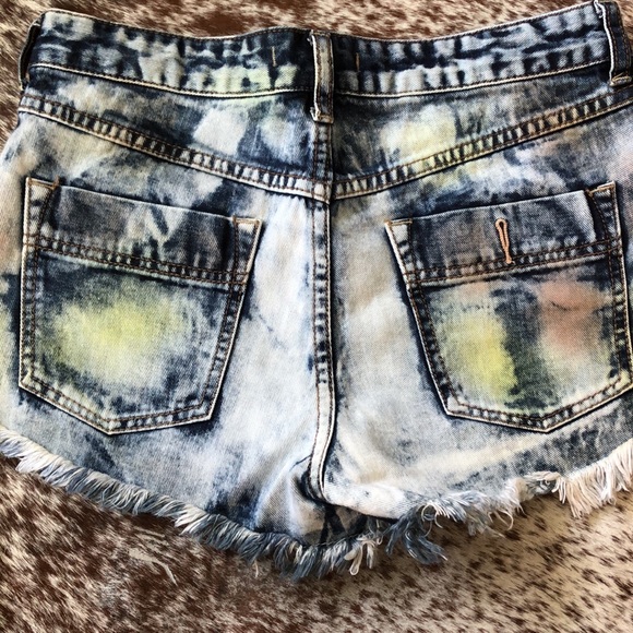Free People Tie Dye Raw Hem Shorts - Picture 4 of 11